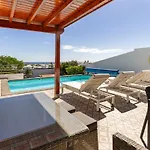 Villa 3 Bedroom With Pool And Jacuzzi Playa Blanca (Lanzarote)