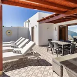 Villa 3 Bedroom With Pool And Jacuzzi Playa Blanca (Lanzarote)