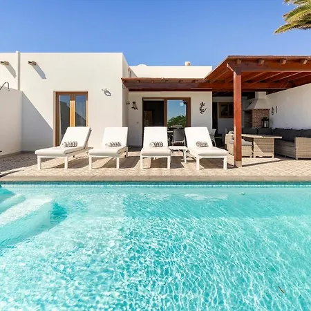 Villa 3 Bedroom With Pool And Jacuzzi