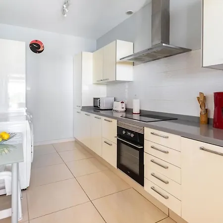 3 Bedroom With Pool And Jacuzzi *