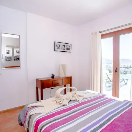 3 Bedroom With Pool And Jacuzzi Vila