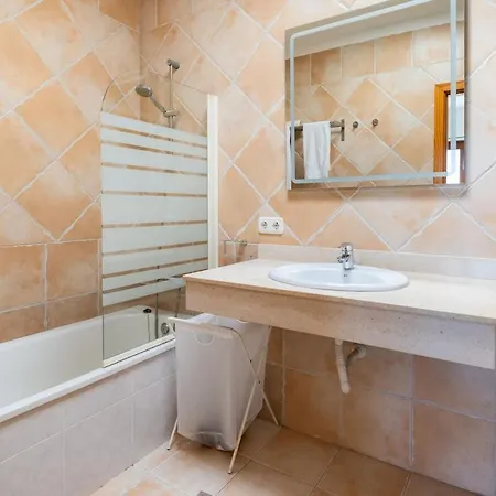 3 Bedroom With Pool And Jacuzzi Villa *