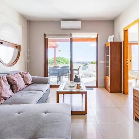 3 Bedroom With Pool And Jacuzzi * Playa Blanca