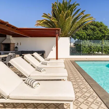 3 Bedroom With Pool And Jacuzzi *