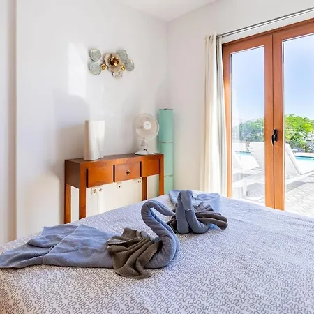 3 Bedroom With Pool And Jacuzzi