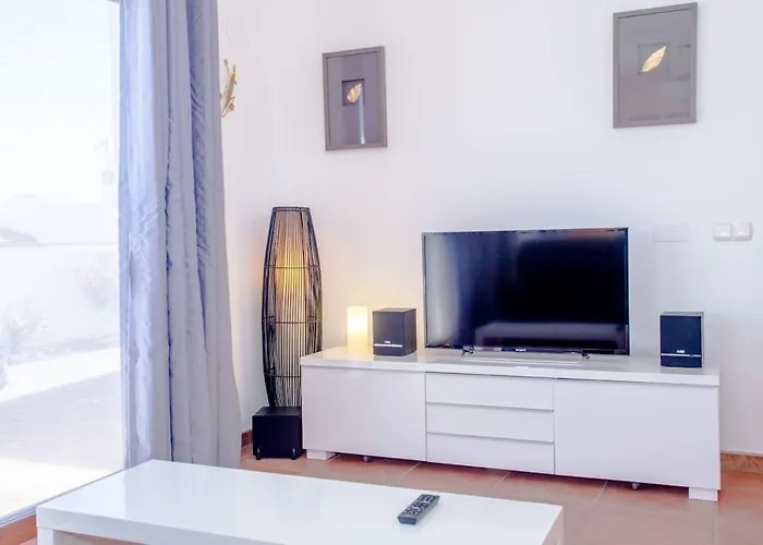 3 Bedroom With Pool And Jacuzzi Playa Blanca (Lanzarote)