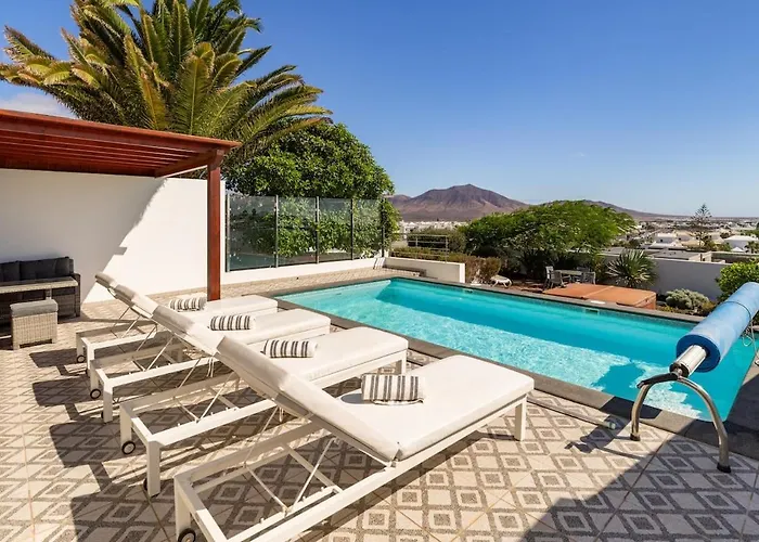 Vila 3 Bedroom With Pool And Jacuzzi *