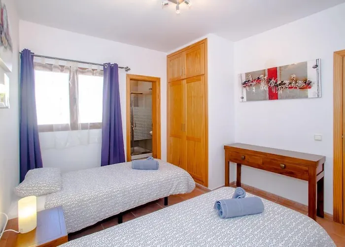 3 Bedroom With Pool And Jacuzzi *