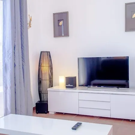 3 Bedroom With Pool And Jacuzzi Playa Blanca (Lanzarote)