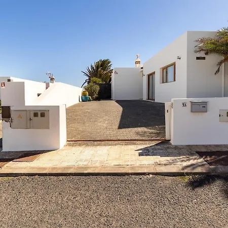Vila 3 Bedroom With Pool And Jacuzzi Playa Blanca (Lanzarote)
