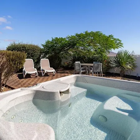 3 Bedroom With Pool And Jacuzzi Villa