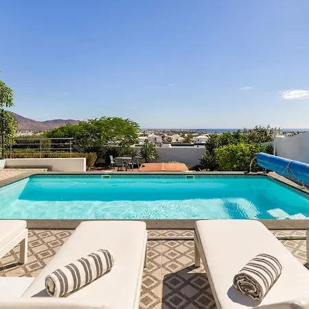 3 Bedroom With Pool And Jacuzzi