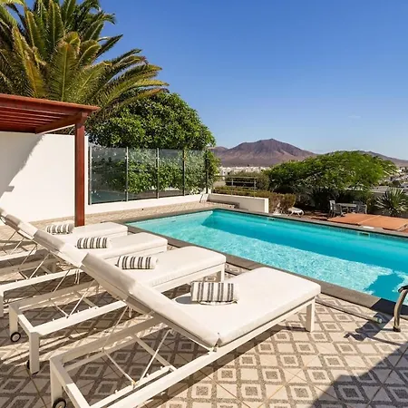 Villa 3 Bedroom With Pool And Jacuzzi *