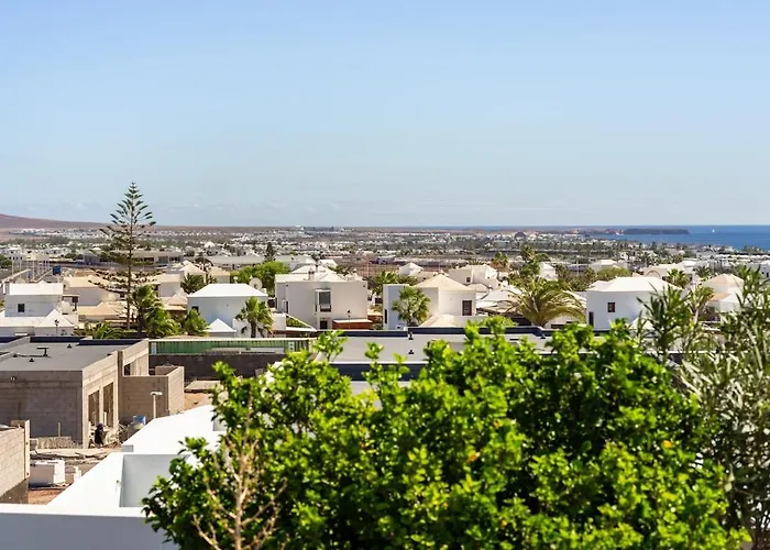 3 Bedroom With Pool And Jacuzzi *