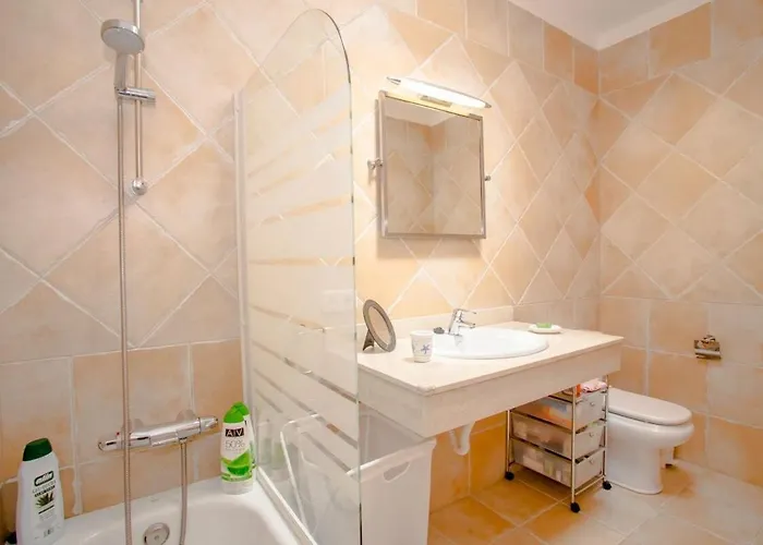 3 Bedroom With Pool And Jacuzzi Villa