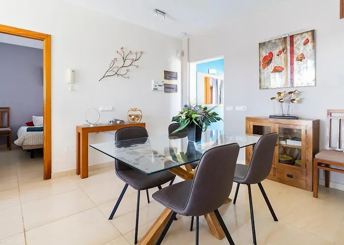 3 Bedroom With Pool And Jacuzzi Villa Playa Blanca (Lanzarote)