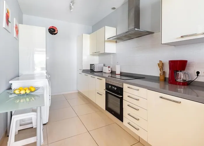 3 Bedroom With Pool And Jacuzzi *